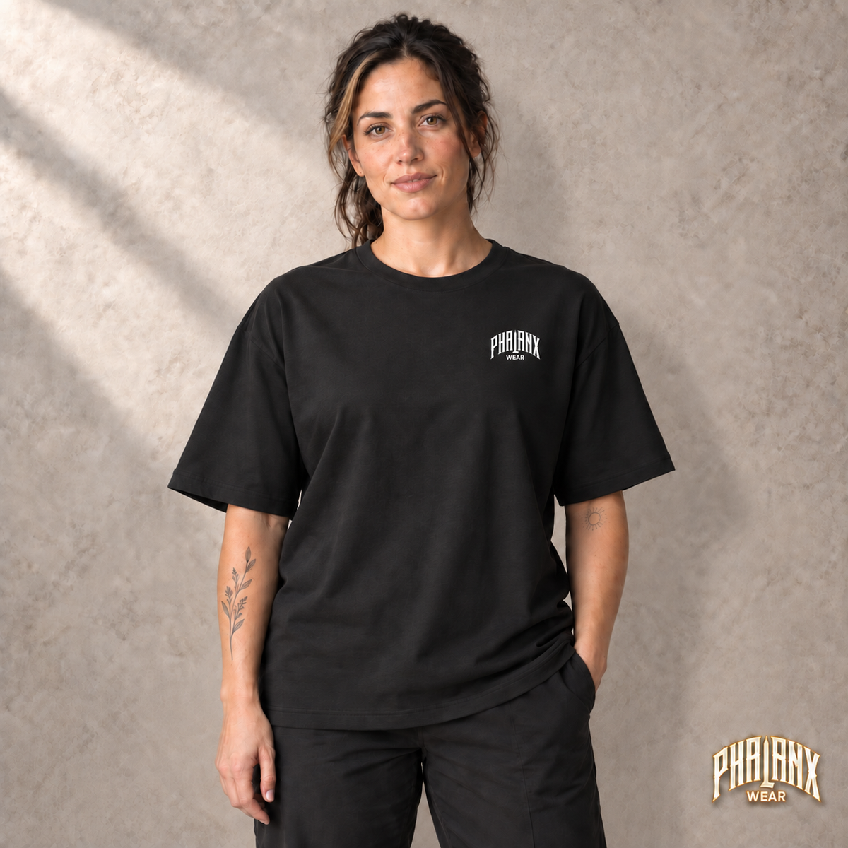 Phalanx Oversized Unisex Boxy T-Shirt – Schwarz – Mara · vorne