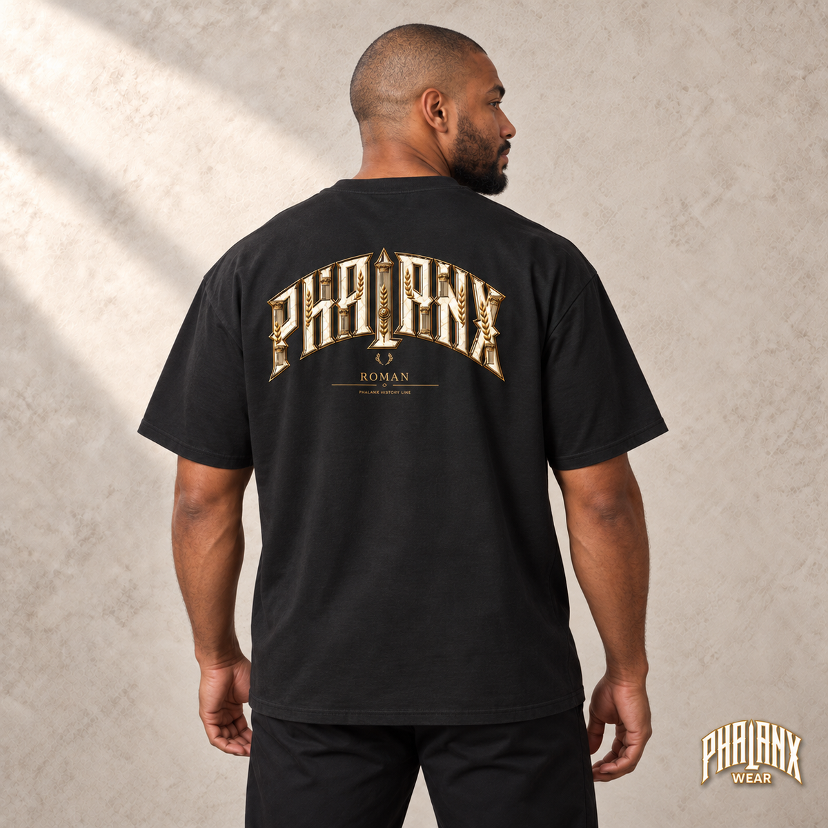 PHALANX Roman – Boxy-T-Shirt, Rückenansicht mit Model Malik